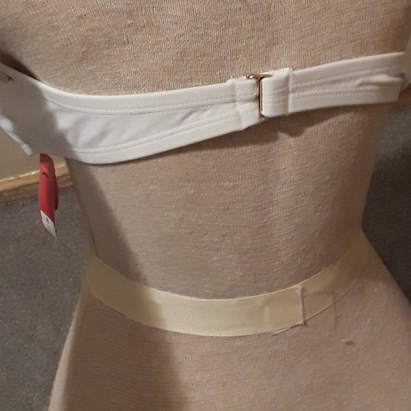 Bathing suits - Picture 5 of 5